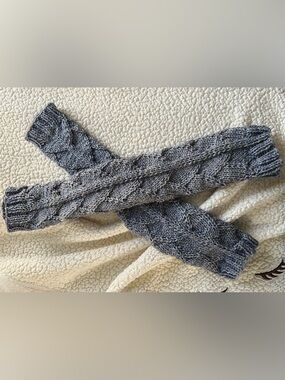 Dragon Scale Gauntlets